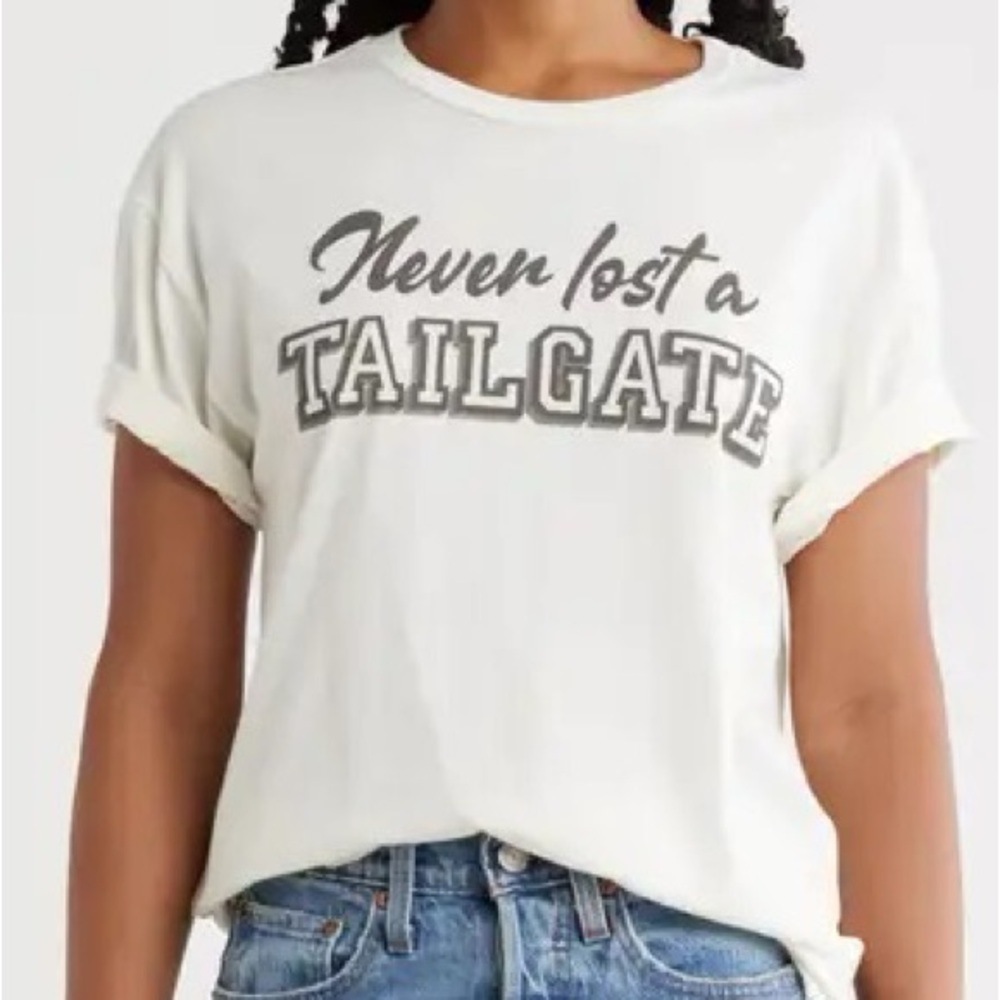 Vinyl Icons Classic Retro Tailgate Cotton Blend Graphic T-Shirt::NWT::